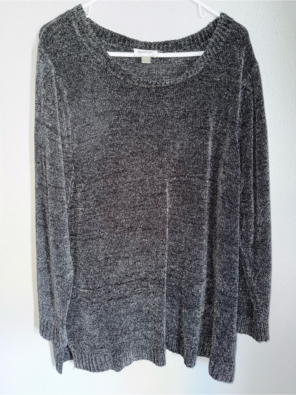Avenue Charcoal Gray Chenille Pullover Sweater